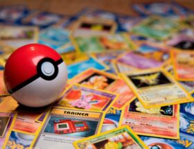 pokeball poser sur cartes pokemeons