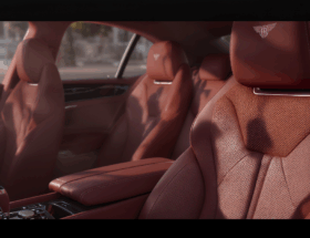 découvrez le nouveau cuir innovant présenté par bentley, alliance parfaite de luxe et d'élégance. raffinement, confort et savoir-faire inégalé pour sublimer chaque trajet.